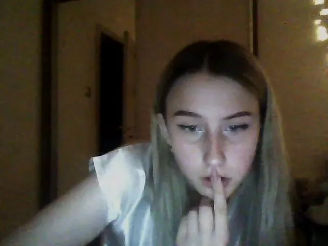 Live sex webcam photo for ModestBlonde #252593150