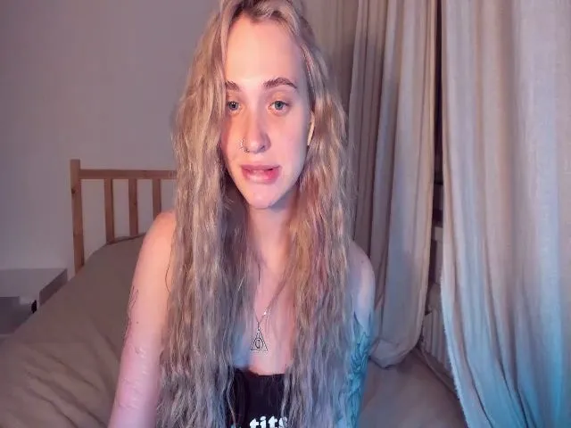 Live sex webcam photo for Uvirtualfrnd #262786600