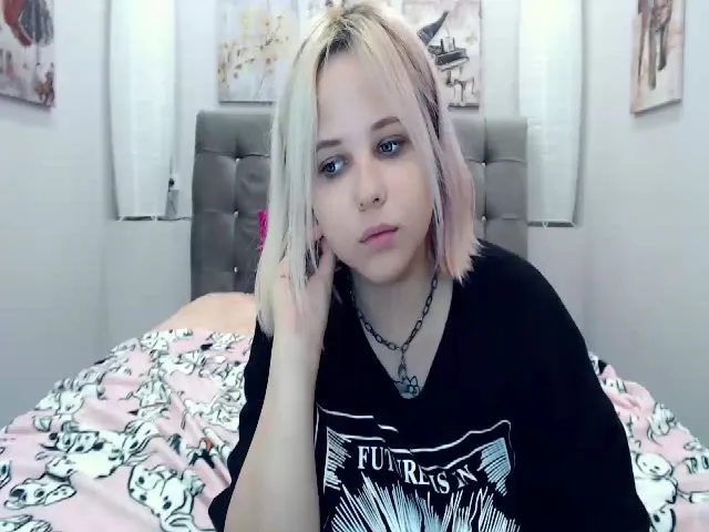 Live sex webcam photo for Helokit #259194741