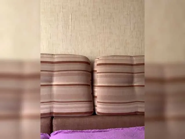 Live sex webcam photo for prettyKris #246890433