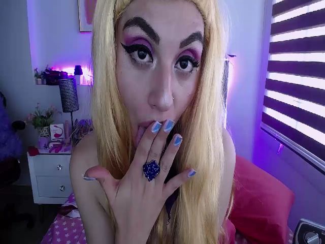 Live sex webcam photo for Cristal_19 #252799251