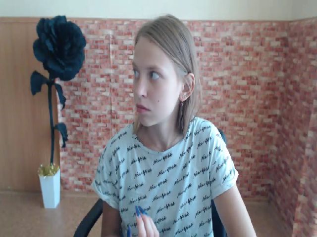 Live sex webcam photo for SshyTeen #259818706