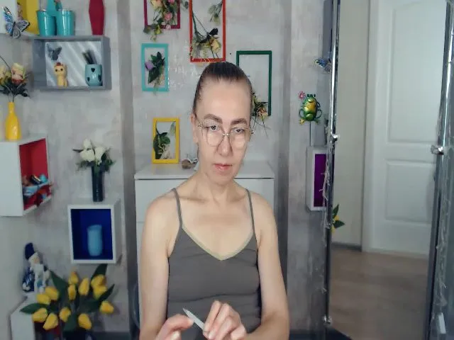 Live sex webcam photo for Greybunny #265439953