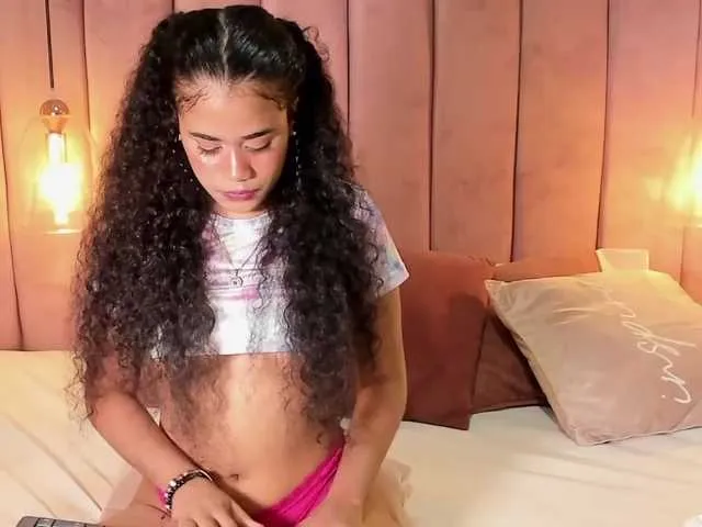 Live sex webcam photo for GenesisWals #242476373