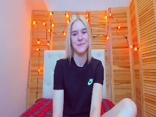 Live sex webcam photo for MarliTes #252074696