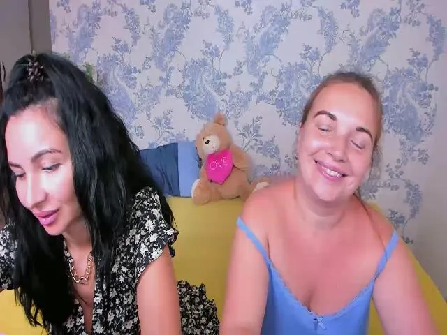 Live sex webcam photo for NikaRysa #258701476