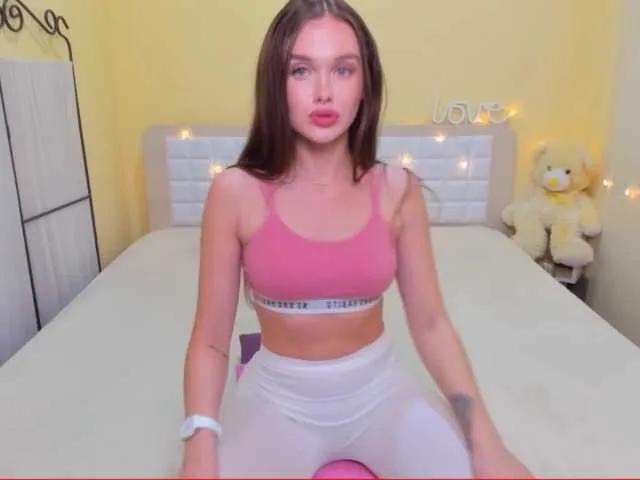 Live sex webcam photo for SwweetAngel #245647592