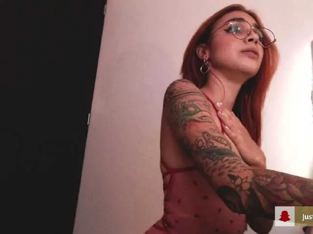 Live sex webcam photo for ArannaMartine #240996319