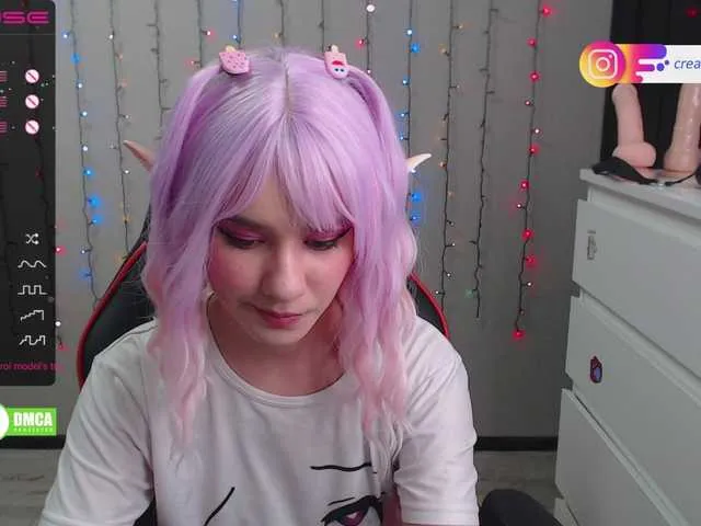 Live sex webcam photo for CreamMeow #241352962