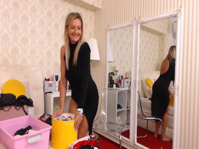 Live sex webcam photo for SofiaLloyd #254329465