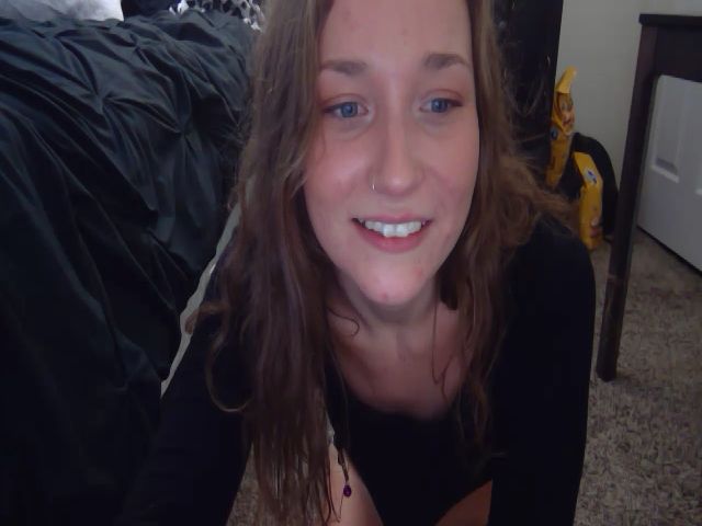 Live sex webcam photo for Hornyhippie66 #262548167