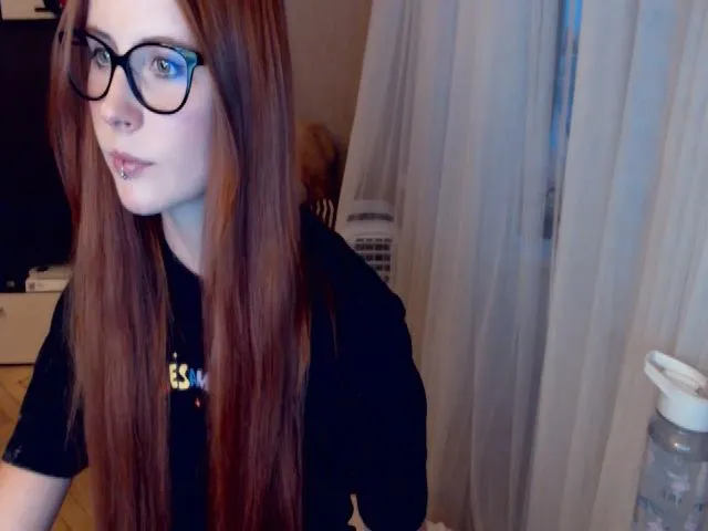 Live sex webcam photo for Klementina666 #256569777