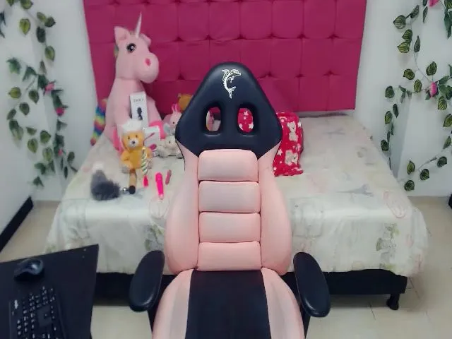 Live sex webcam photo for Pink_queenn #255540856