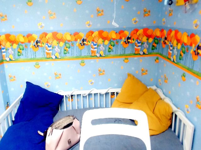 Live sex webcam photo for ELLIEFLOYD #253841769