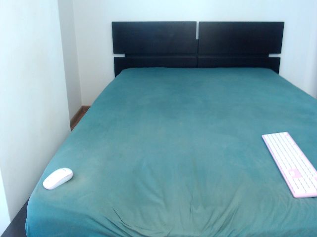 Live sex webcam photo for KattyDesire #254983141