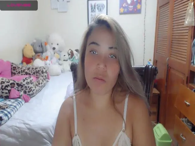 Live sex webcam photo for Meganhill_ #263965943