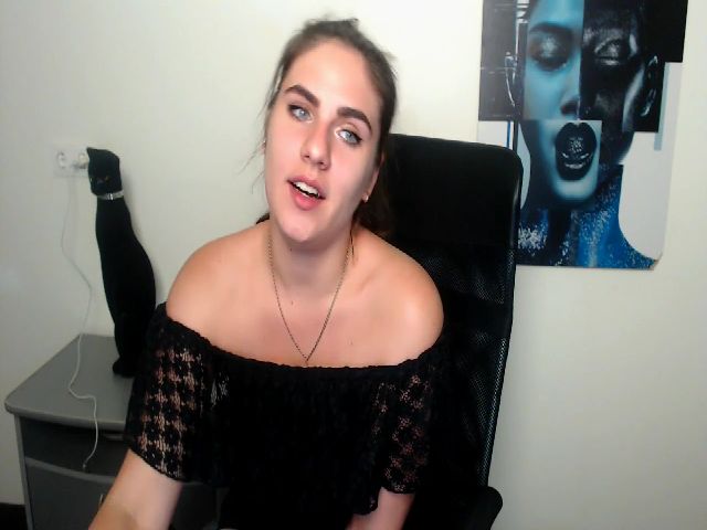 Live sex webcam photo for MollyKiss_ #260827204