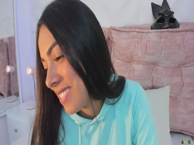 Live sex webcam photo for Kendry_ #259494199