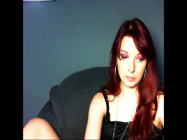 Live sex webcam photo for VirginLuna18 #258793725