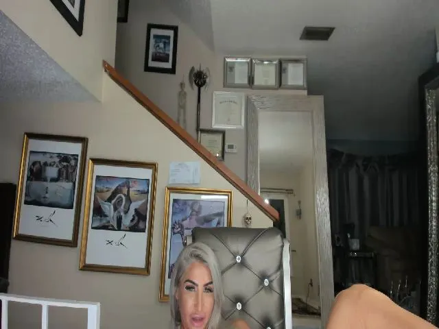 Live sex webcam photo for ADRIANA_FOX #262423753