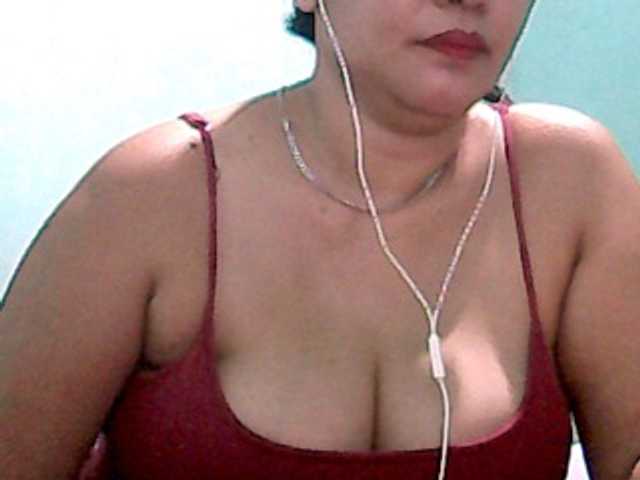 Live sex webcam photo for wildmom4u #241271391