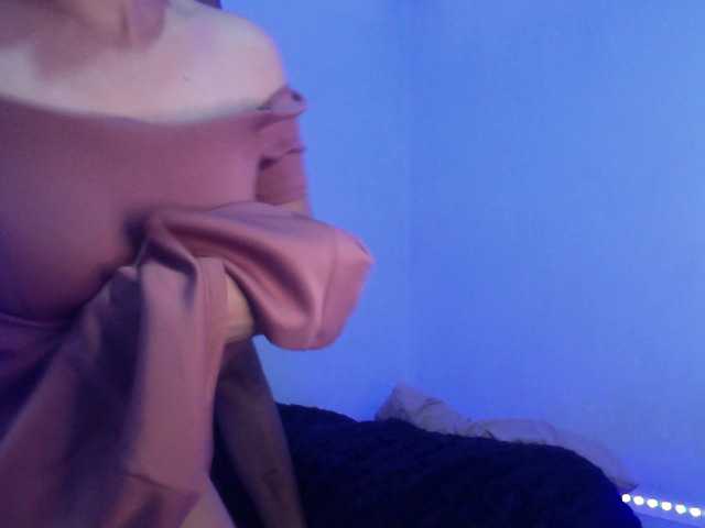 Live sex webcam photo for hinxtx69- #259783471