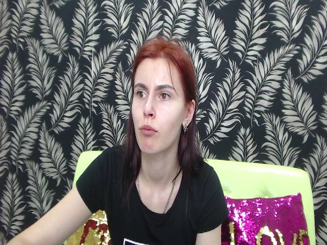 Live sex webcam photo for MollyTravis #255906094