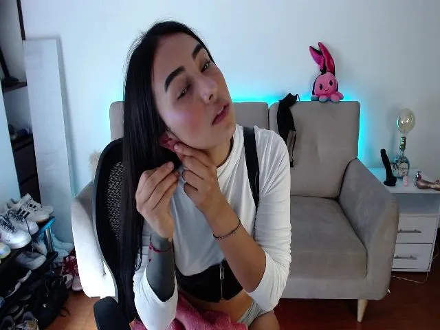 Live sex webcam photo for Jade7777 #264337600