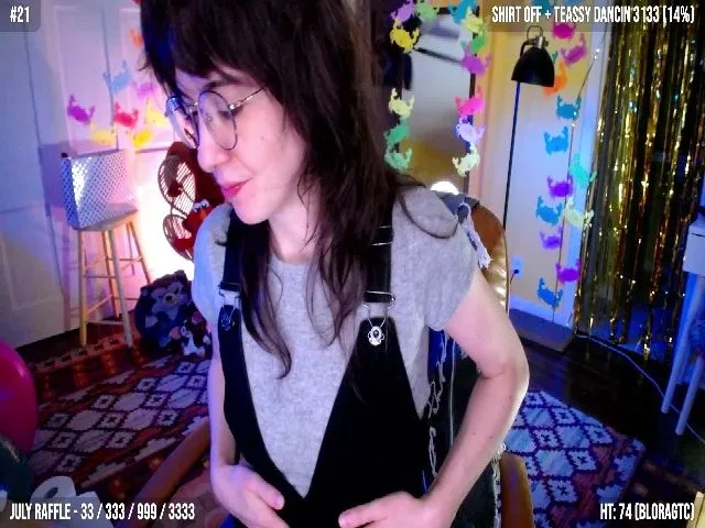 Live sex webcam photo for Yarrow #258487861