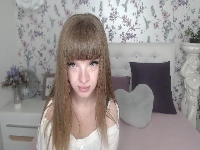 Live sex webcam photo for Ssexy_Kitty #256024675