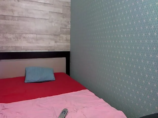 Live sex webcam photo for HugeBoobsErin #262993820