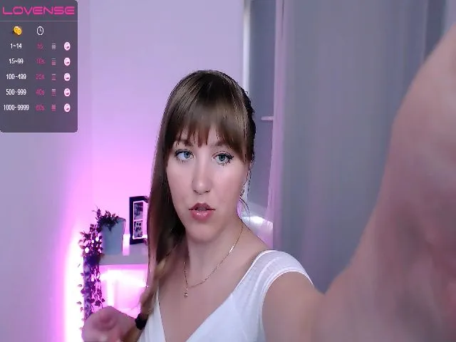 Live sex webcam photo for JessicaLogan #255035974