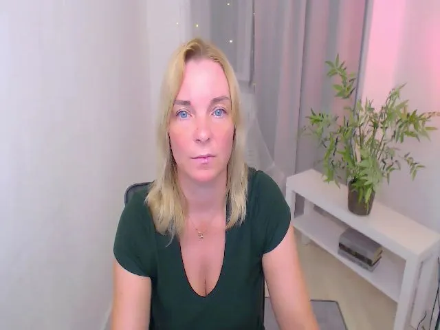 Live sex webcam photo for ReganLovely #262796618