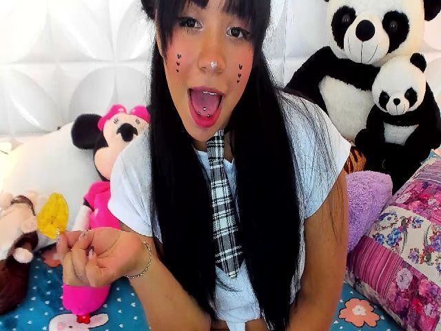 Live sex webcam photo for KateMoore3 #254268117