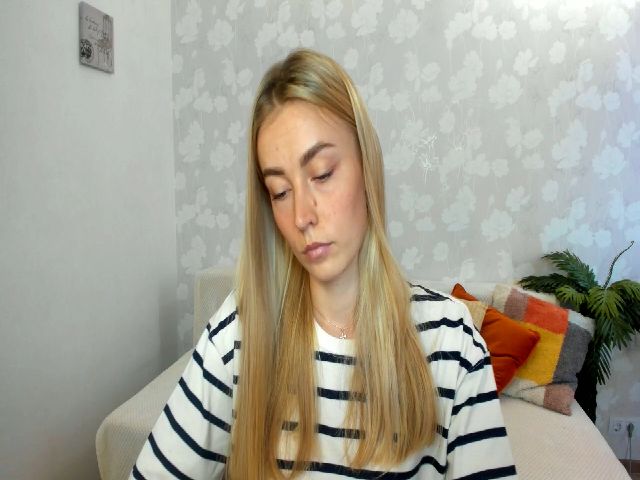 Live sex webcam photo for MissisRexa #255566402