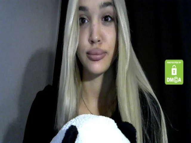 Live sex webcam photo for MyyDream #258262835