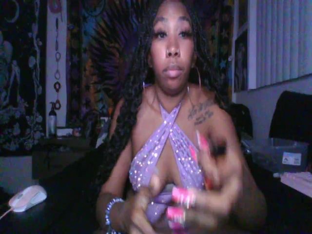 Live sex webcam photo for hennyhoneypot #257356644