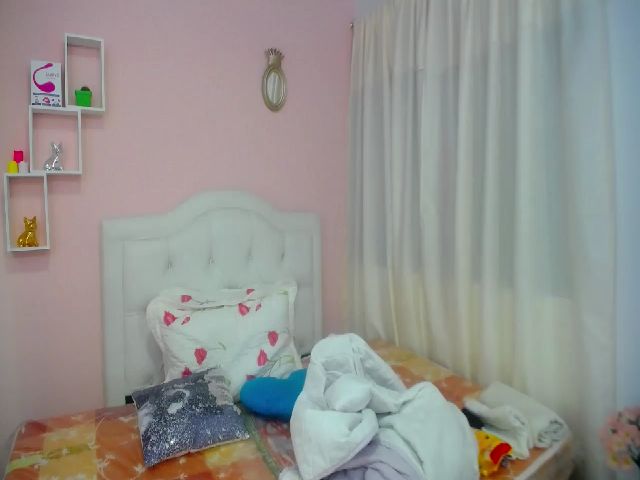 Live sex webcam photo for Petite_camila #287864327