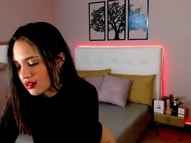 Live sex webcam photo for sara-angel-bm #241560331