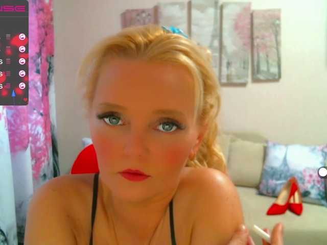 Live sex webcam photo for ChristieRoses #251307923