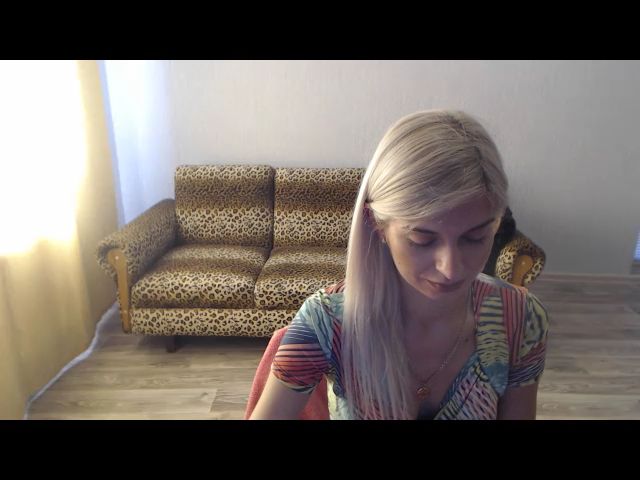 Live sex webcam photo for SexyBeatriice #262569229