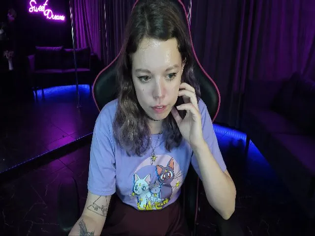 Live sex webcam photo for ClancyOsborne #255141684