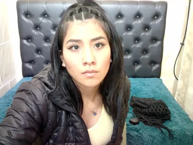 Live sex webcam photo for Emmaafox #257722834