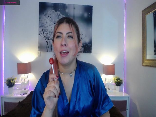 Live sex webcam photo for NicolSaenz #258270034