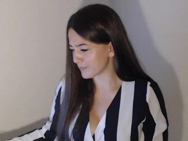 Live sex webcam photo for Lucky_V #262829292