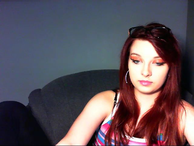 Live sex webcam photo for VirginLuna18 #263836020