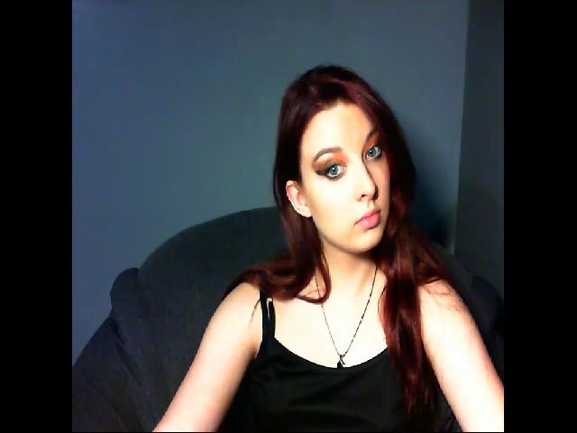 Live sex webcam photo for VirginLuna18 #252282821