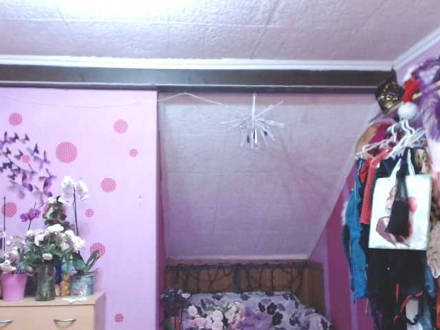 Live sex webcam photo for Elmira63 #247865686