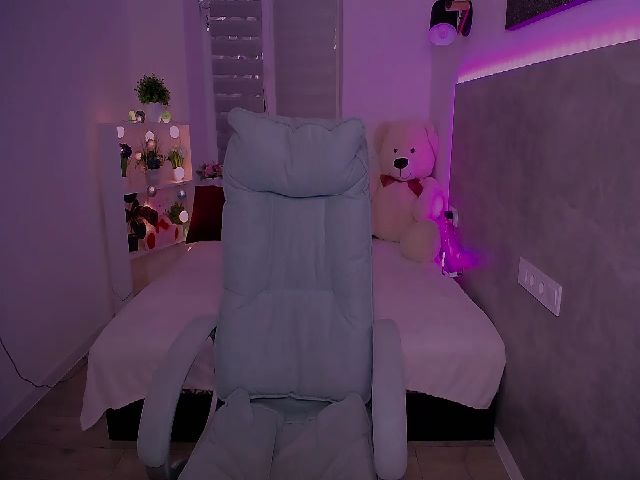 Live sex webcam photo for Jenni__fer #262360880