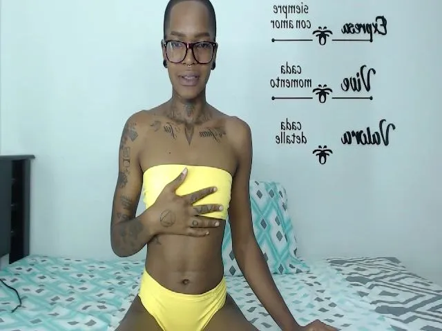 Live sex webcam photo for DayaMitchell #256726013